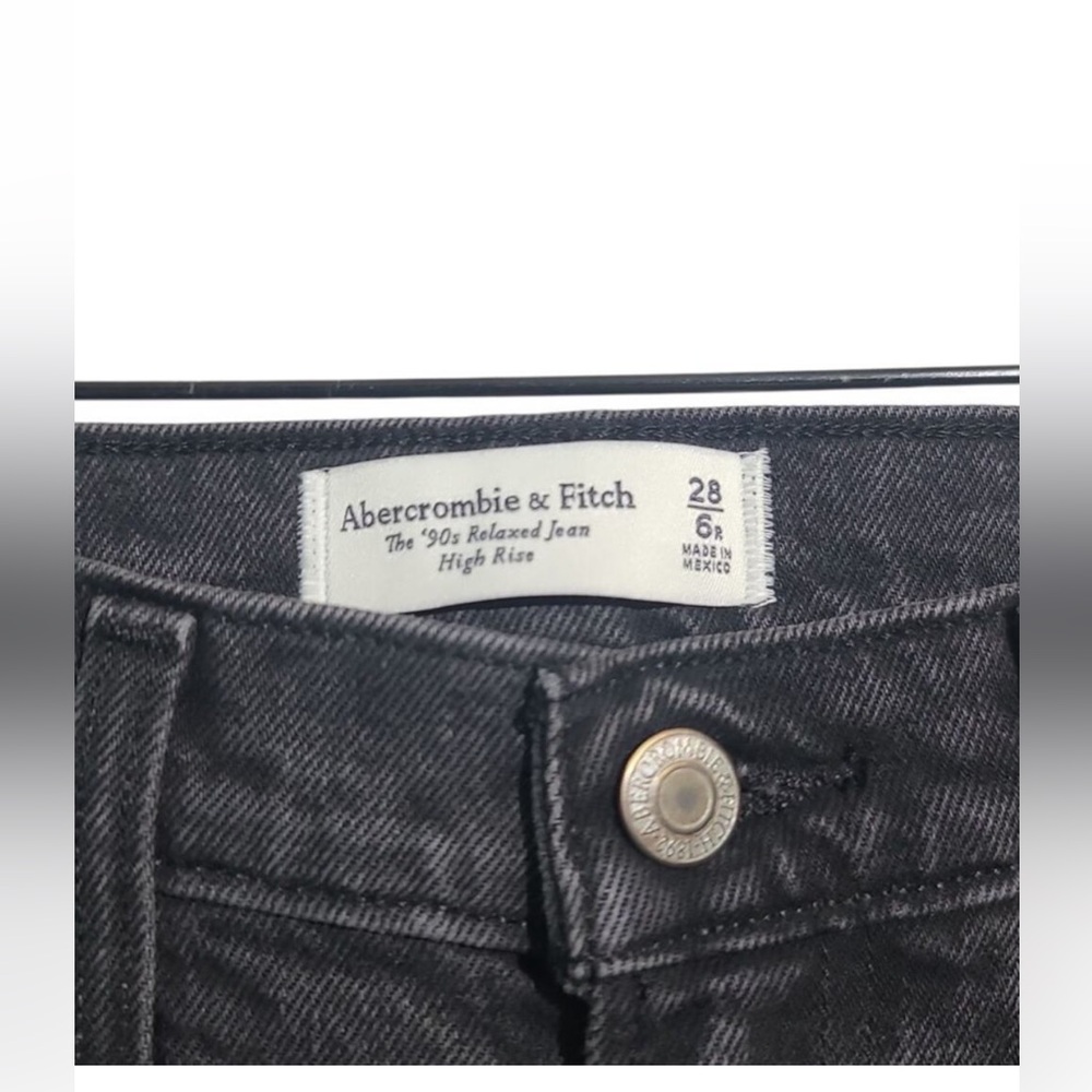 NWT Abercrombie & Fitch- The 90's Relaxed Jeans- High Rise- Washed Black Raw Hem - Picture 12 of 15